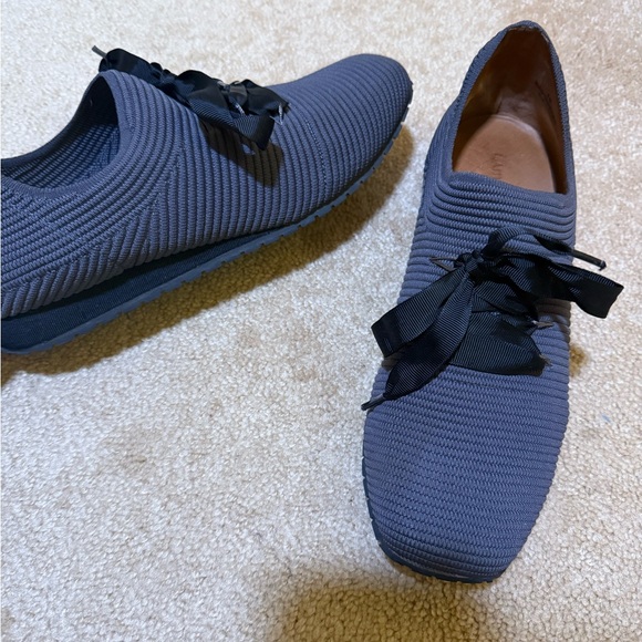 Men's Gray Loafers with Ribbon Detail - Picture 2 of 5